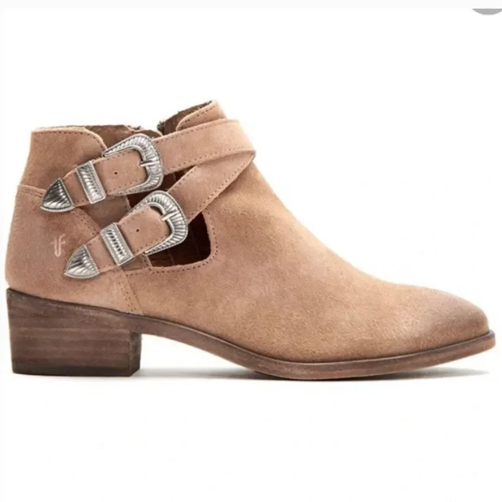 Frye Ray Western Booties Shootie Ankle Boots Size 6 Tan Leather Silver Buckles